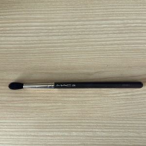 Mac 224 Brush (Natural Bristles, Discontinued)